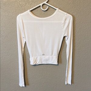 Alo women’s Yoga Cover Long Sleeve Top in white- see sizing in description!